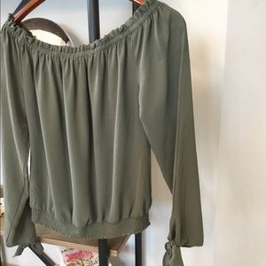 BEBE Olive off the shoulder top ⭐️